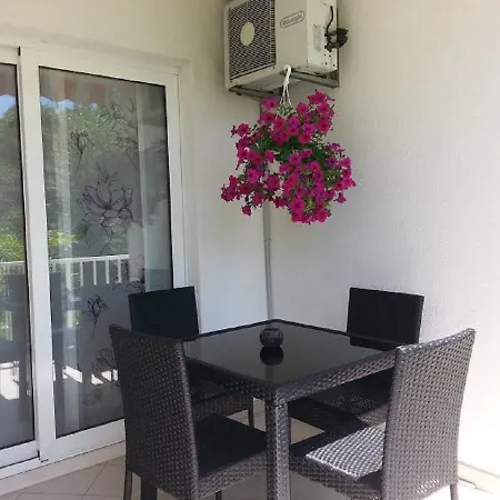 Apartment Apartment Green Oasis Split