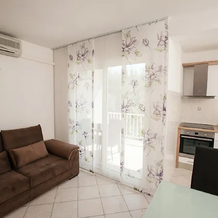 Apartment Green Oasis Lägenhet