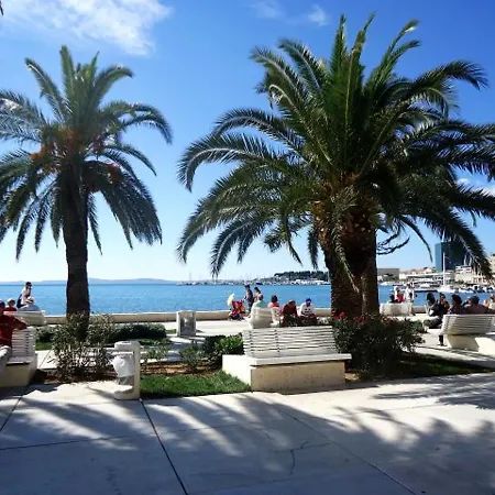 Apartment Green Oasis Lägenhet Split